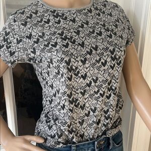 Primark Black and Gray Heart Pattern Women's Tee